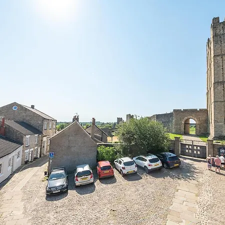 Lily's * Richmond (North Yorkshire)